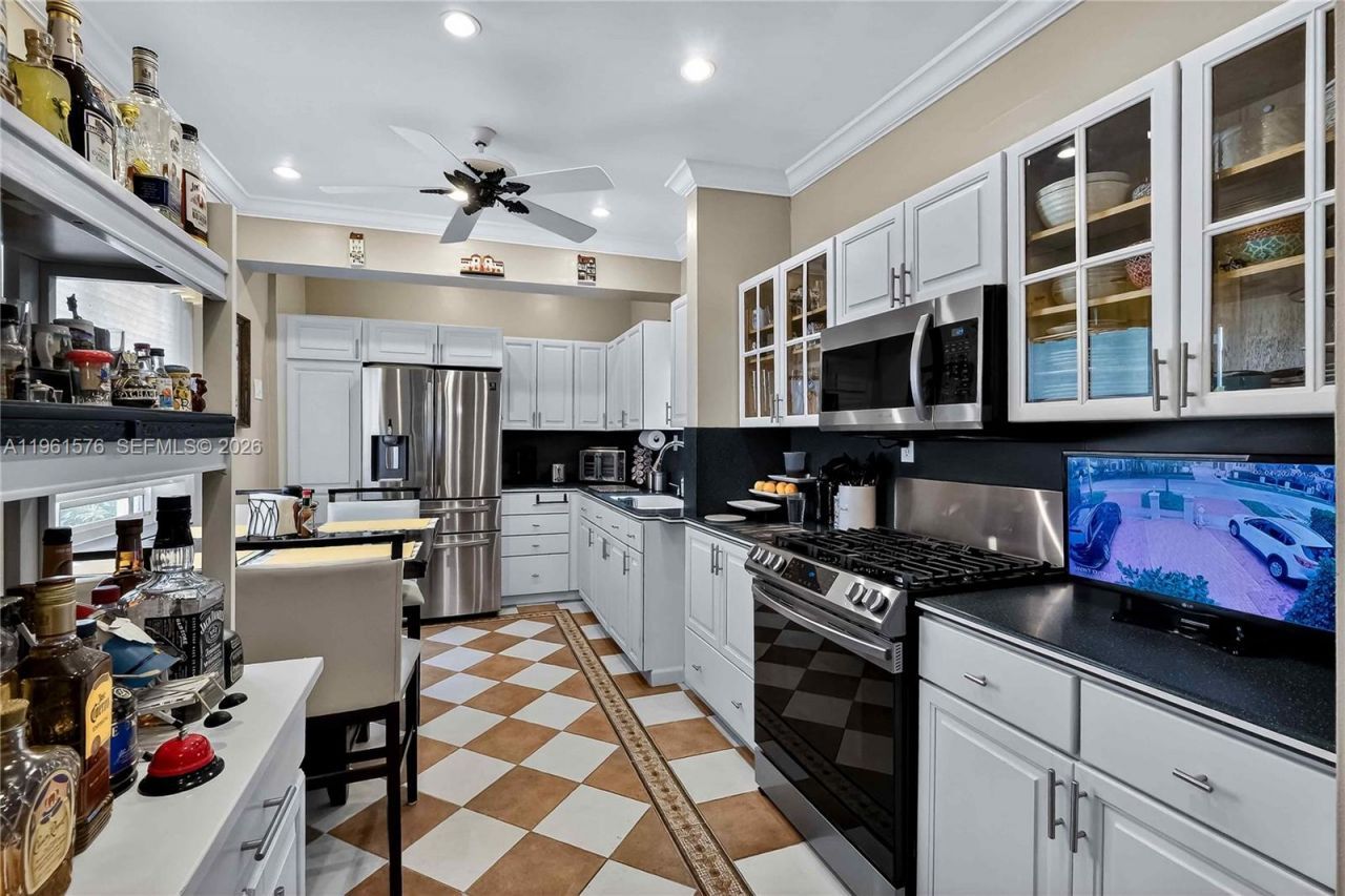 3719 Sheridan Ave, Miami Beach, FL 33140 Photo