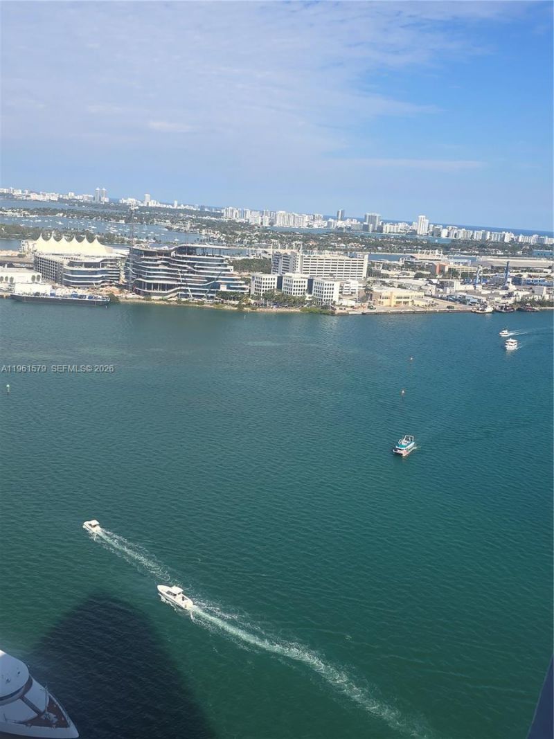 335 S Biscayne Blvd, Unit 3400, Miami, FL 33131 Photo