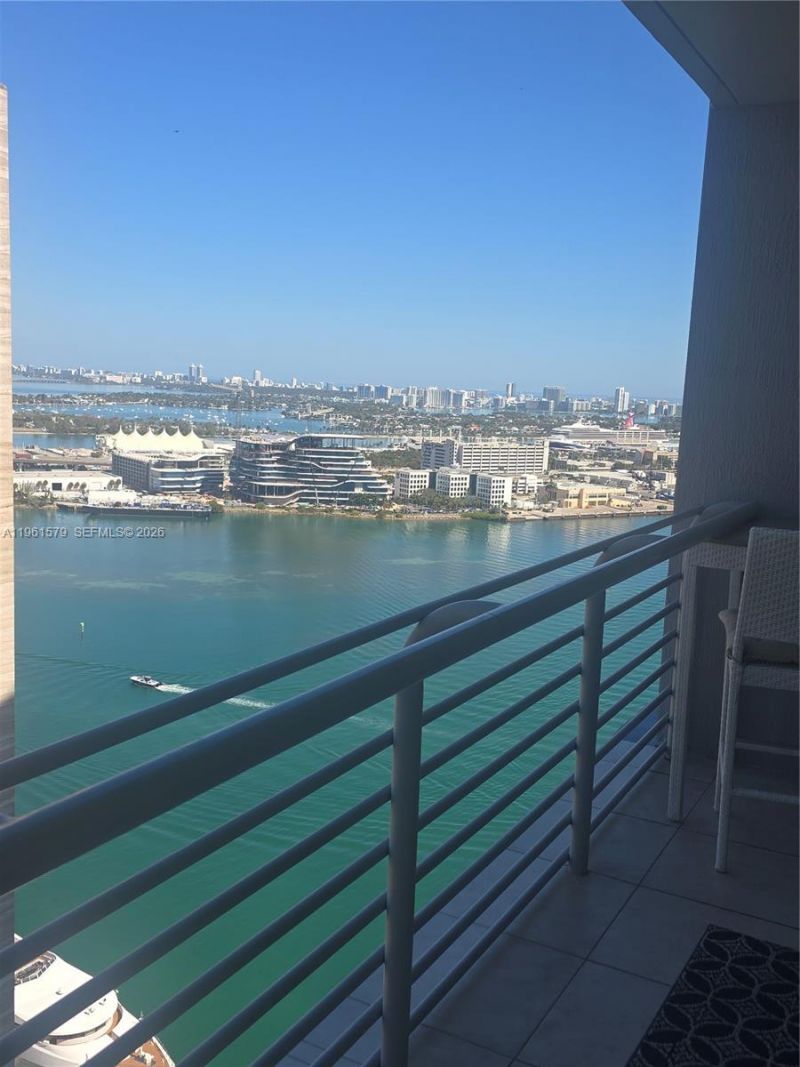 335 S Biscayne Blvd, Unit 3400, Miami, FL 33131 Photo
