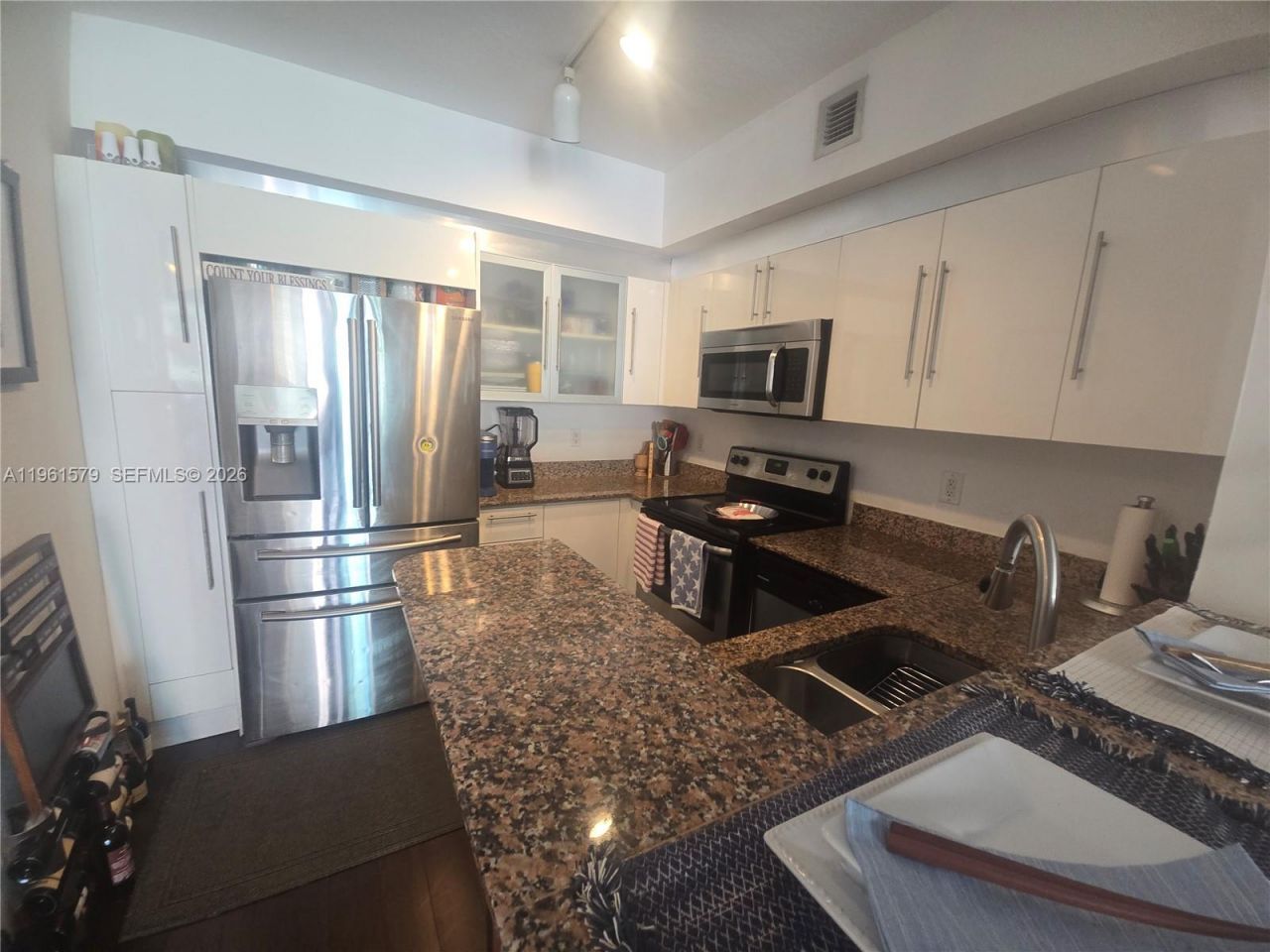 335 S Biscayne Blvd, Unit 3400, Miami, FL 33131 Photo