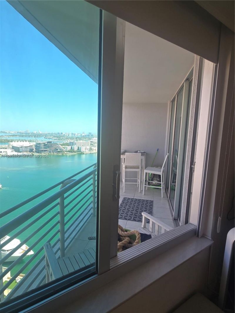 335 S Biscayne Blvd, Unit 3400, Miami, FL 33131 Photo