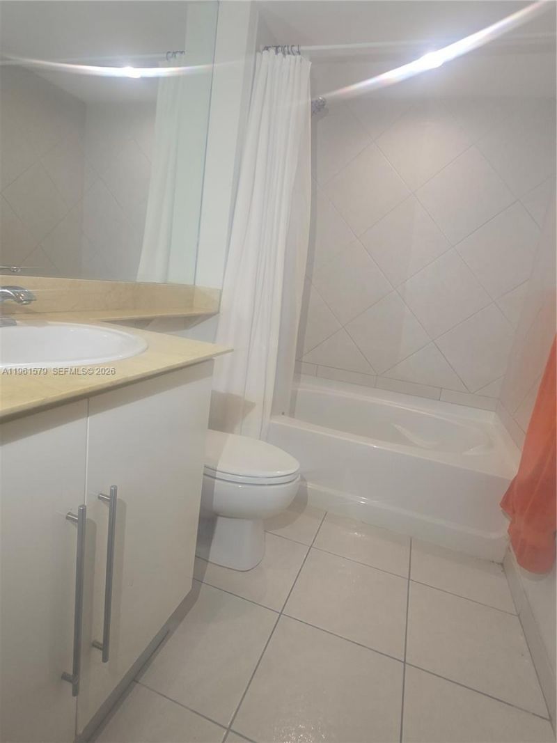 335 S Biscayne Blvd, Unit 3400, Miami, FL 33131 Photo