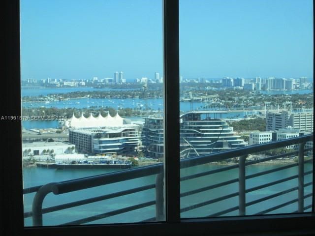 335 S Biscayne Blvd, Unit 3400, Miami, FL 33131 Photo