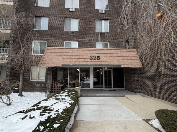 225 S Rohlwing Road, Unit 418, Palatine, IL 60074