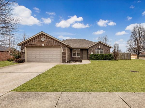 4181 W Mahogany Drive, Fayetteville, AR 72704