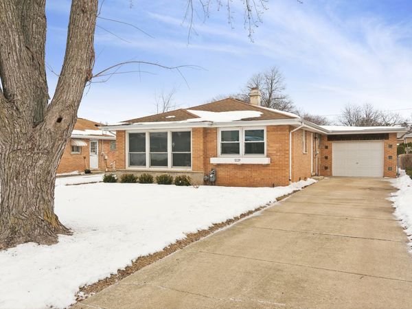 1229 S Haddow Avenue, Arlington Heights, IL 60005
