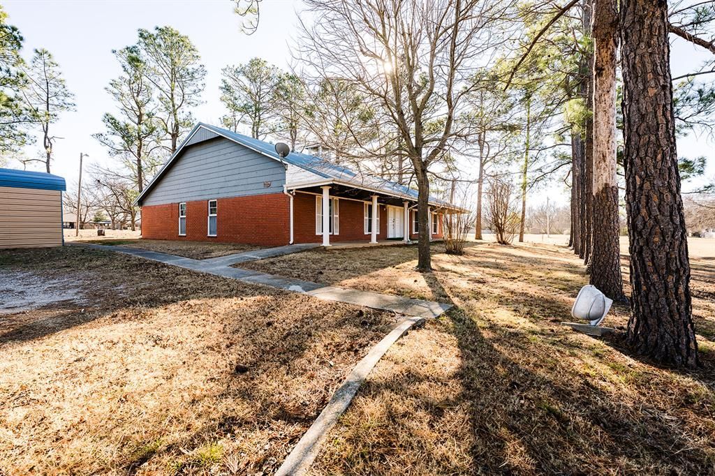 111 Jameson Drive, Wynnewood, OK 73098 Main Photo