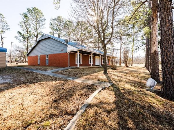 111 Jameson Drive, Wynnewood, OK 73098