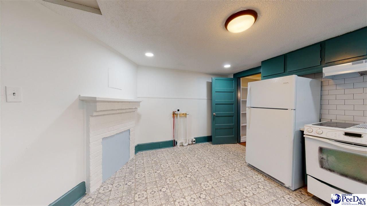 3801 Lamar Street Photo 4