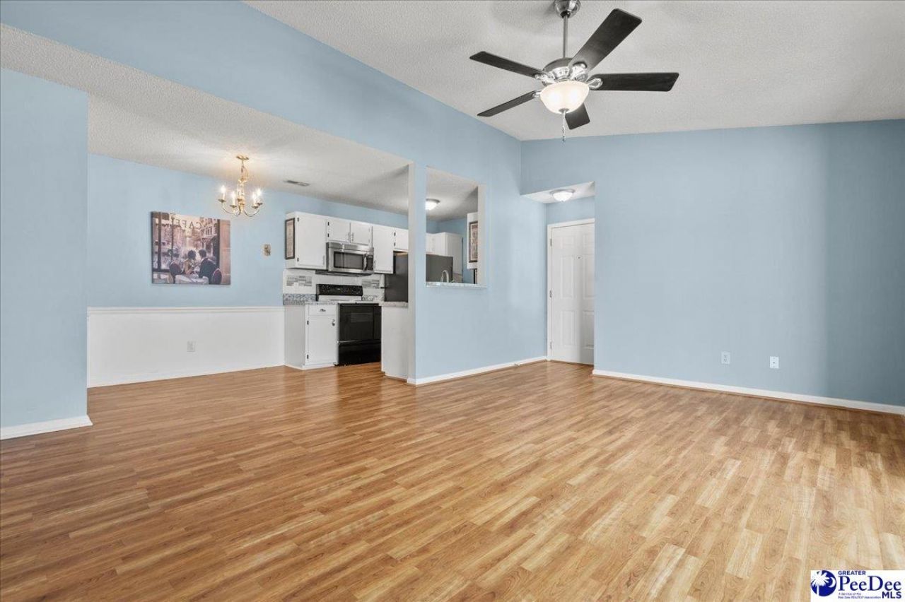 1126 Third Loop E Photo 5