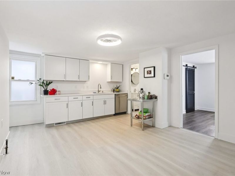 1026 Auburn Avenue, Cleveland, OH 44113 Photo 12