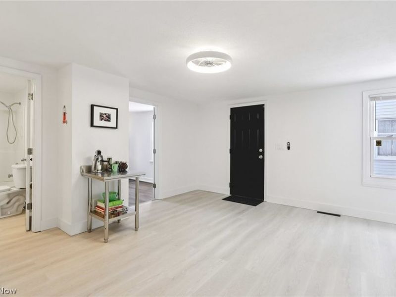 1026 Auburn Avenue, Cleveland, OH 44113 Photo 13