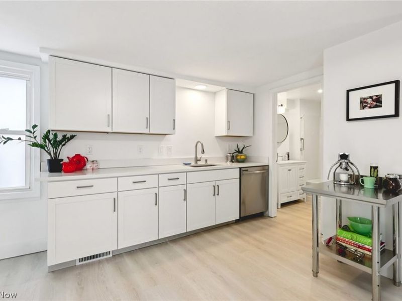 1026 Auburn Avenue, Cleveland, OH 44113 Photo 14