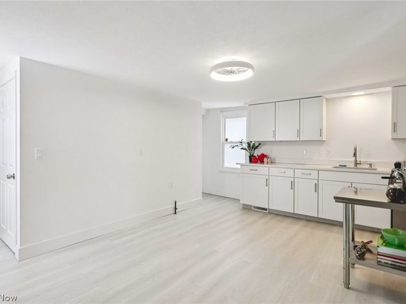 1026 Auburn Avenue, Cleveland, OH 44113 Photo 16