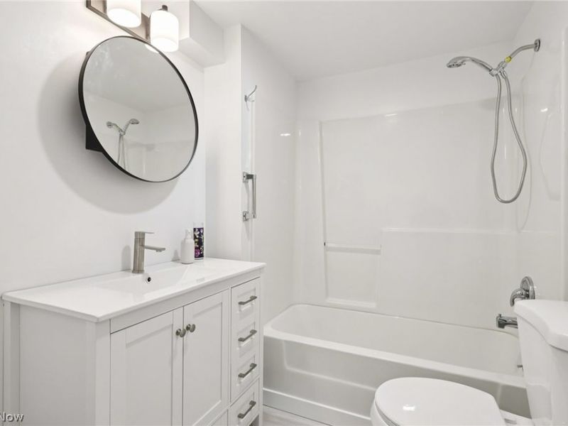 1026 Auburn Avenue, Cleveland, OH 44113 Photo 17