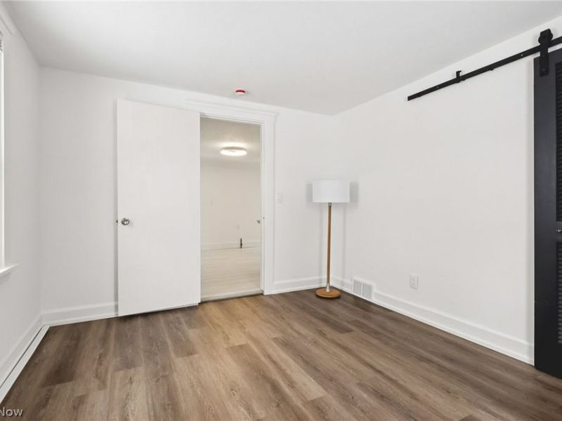 1026 Auburn Avenue, Cleveland, OH 44113 Photo 20