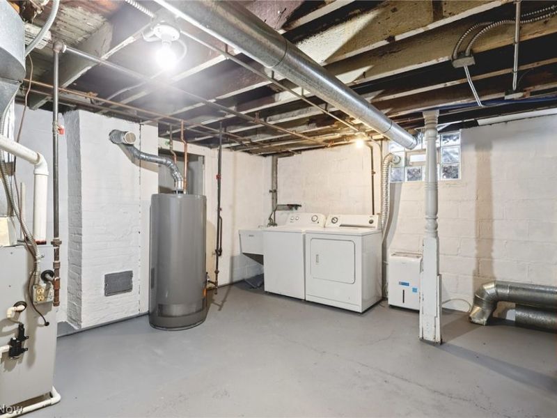 1026 Auburn Avenue, Cleveland, OH 44113 Photo 27