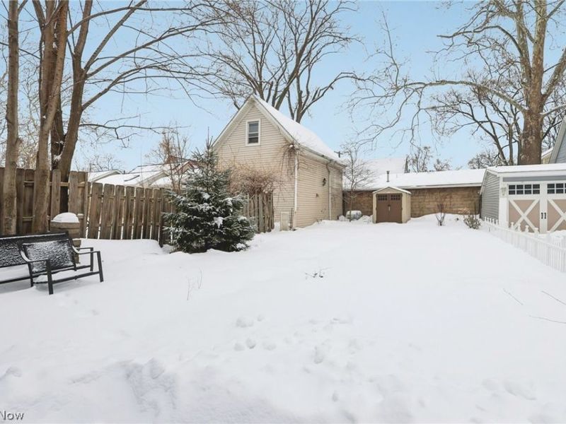 1026 Auburn Avenue, Cleveland, OH 44113 Photo 32