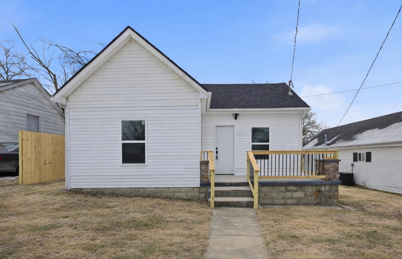 233 E Washington Street, Winchester, KY 40391 Main Photo