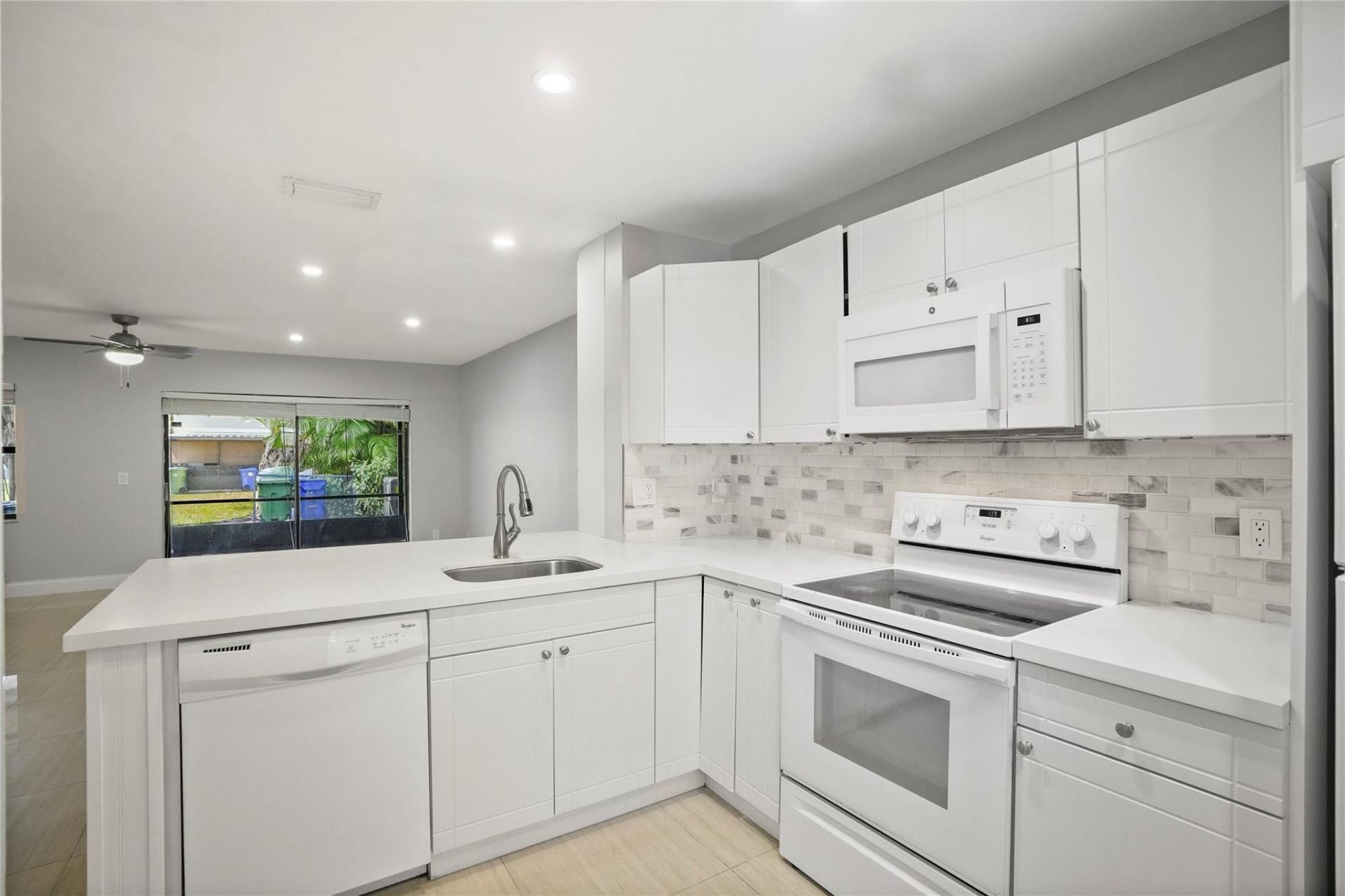 510 NW 103rd Terrace, Unit 510, Pembroke Pines, FL 33026 Photo