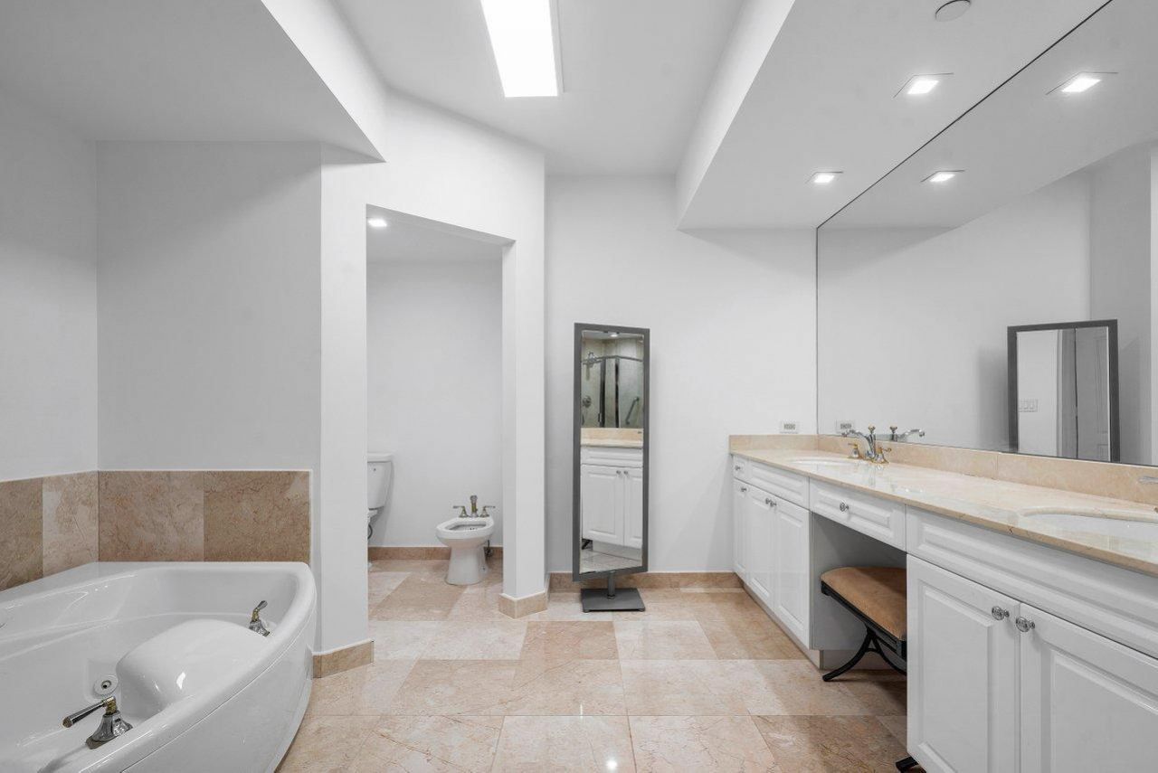 550 SE Mizner Boulevard, Unit B706, Boca Raton, FL 33432 Photo