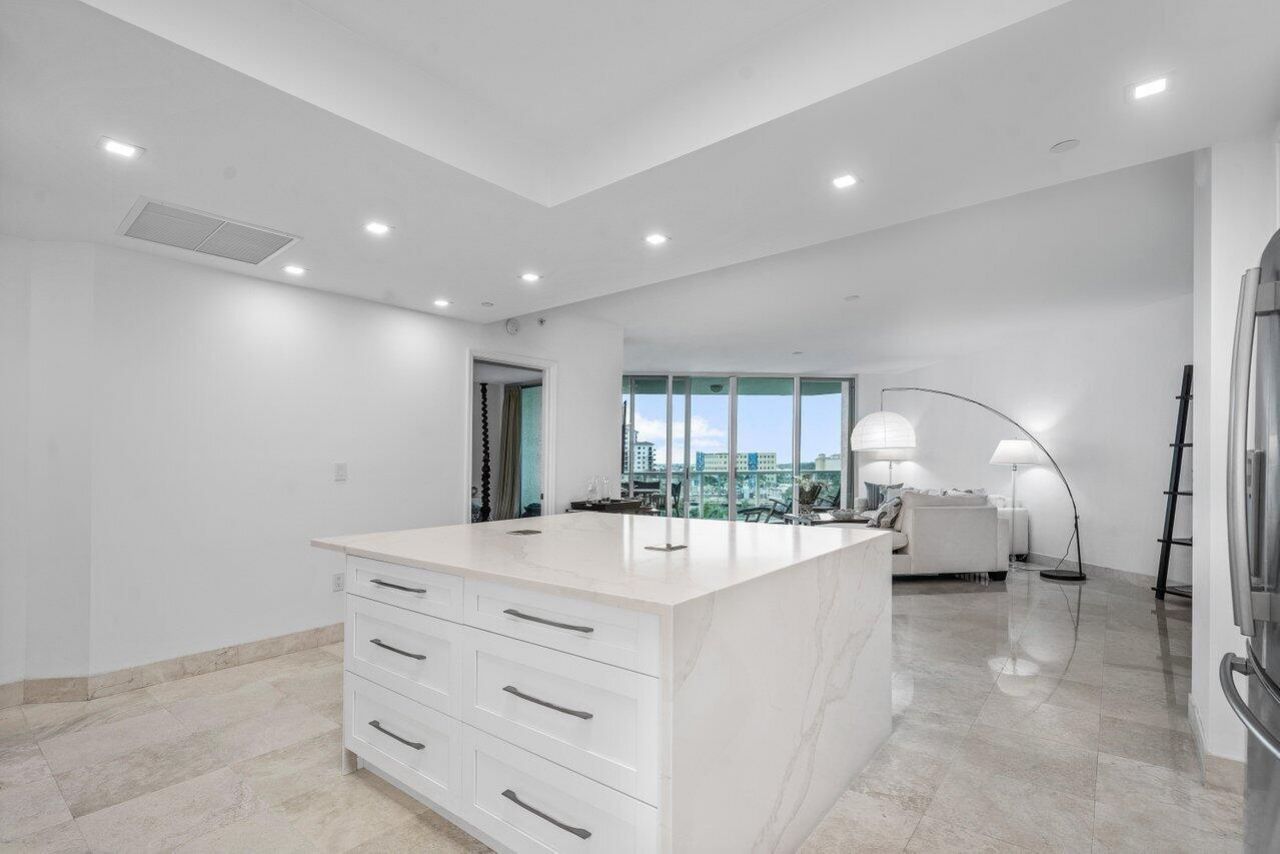 550 SE Mizner Boulevard, Unit B706, Boca Raton, FL 33432 Photo