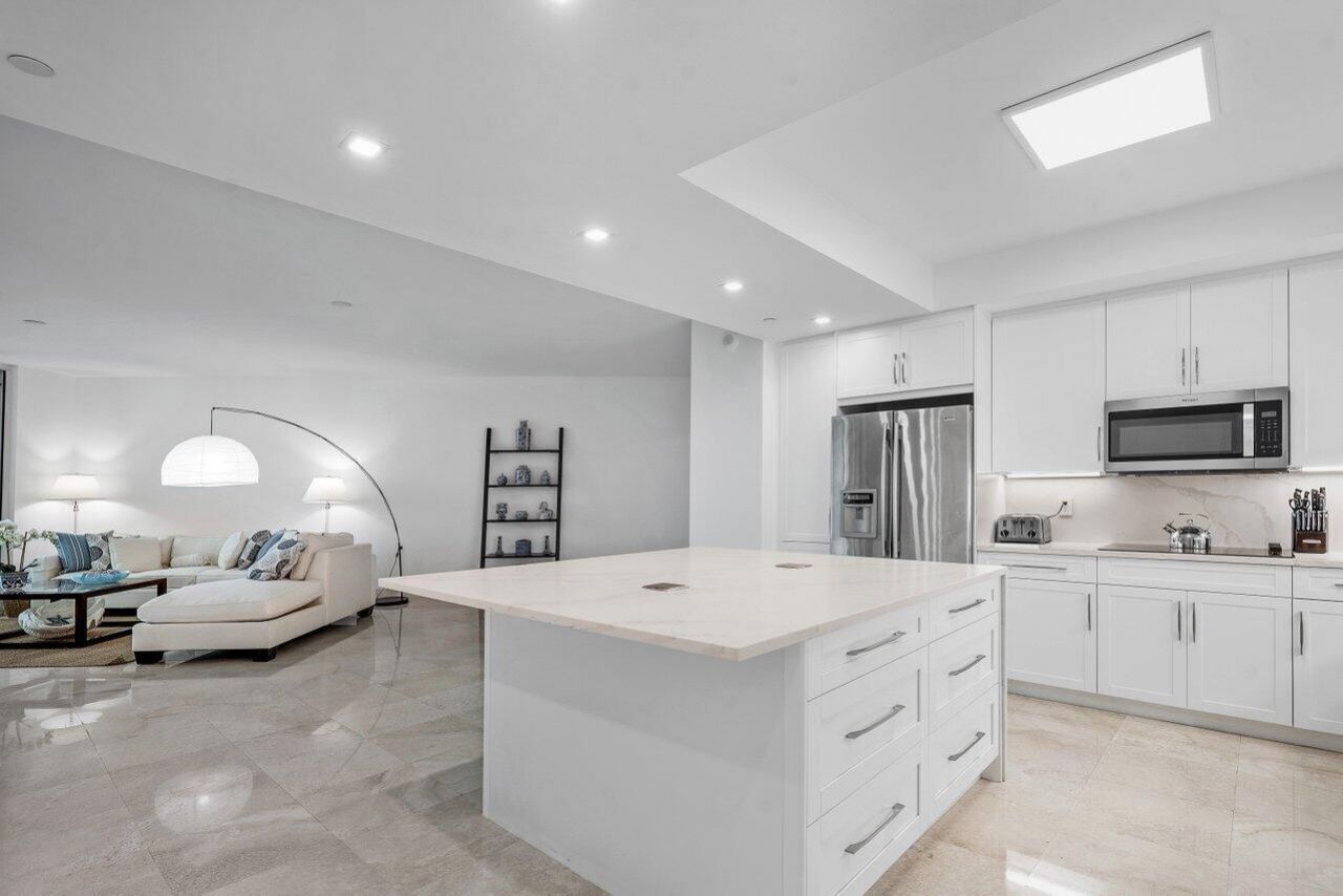 550 SE Mizner Boulevard, Unit B706, Boca Raton, FL 33432 Photo