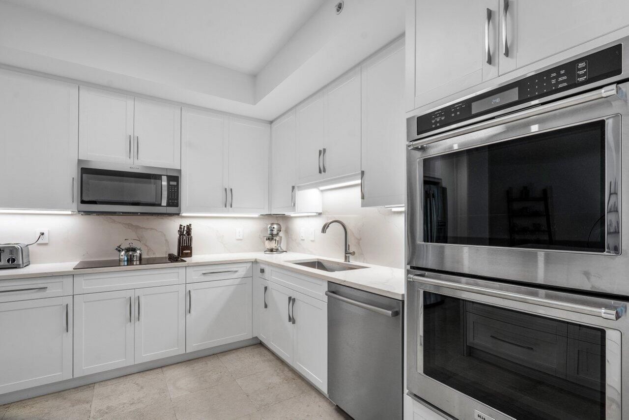 550 SE Mizner Boulevard, Unit B706, Boca Raton, FL 33432 Photo