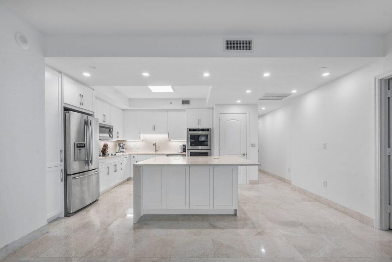 550 SE Mizner Boulevard, Unit B706, Boca Raton, FL 33432 Photo