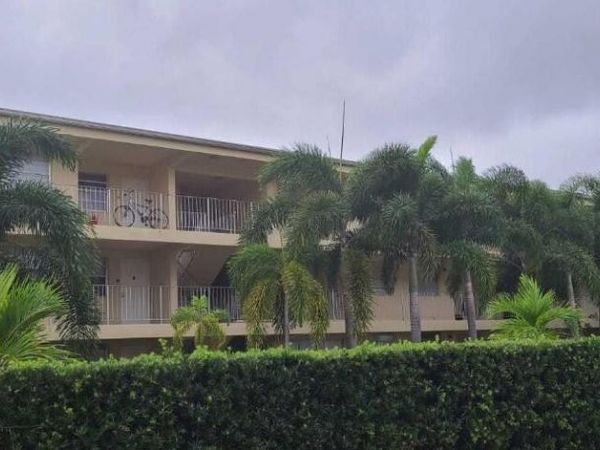 1100 NE 1st Court, Unit 305, Hallandale Beach, FL 33009