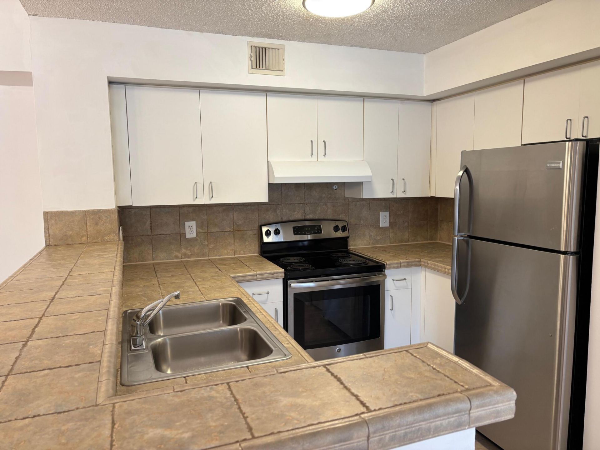 1755 Village Boulevard, Unit 304, West Palm Beach, FL 33409 Photo