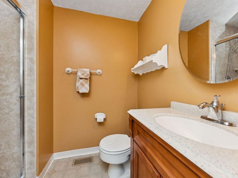 965 Woodlyn Drive N, Anderson Twp, OH 45230 Photo 18