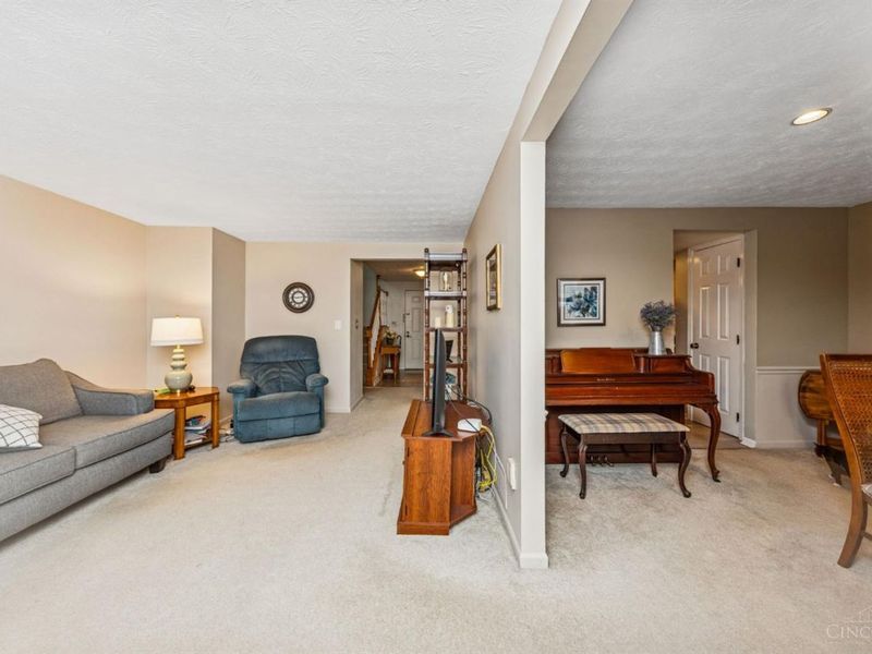 965 Woodlyn Drive N, Anderson Twp, OH 45230 Photo 8