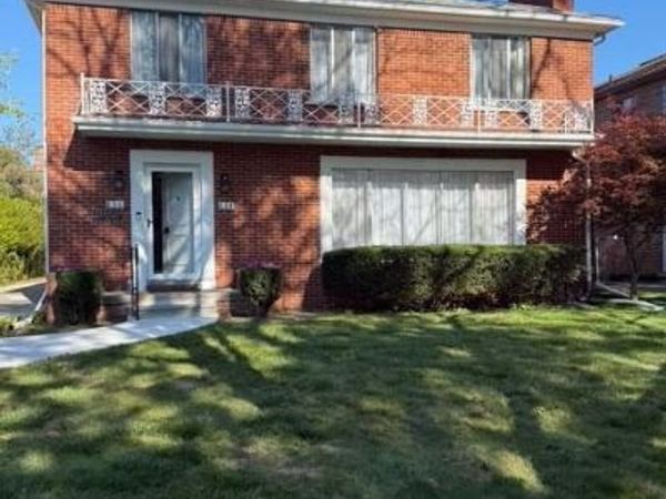 836 Harcourt Road E, Grosse Pointe Park, MI 48230