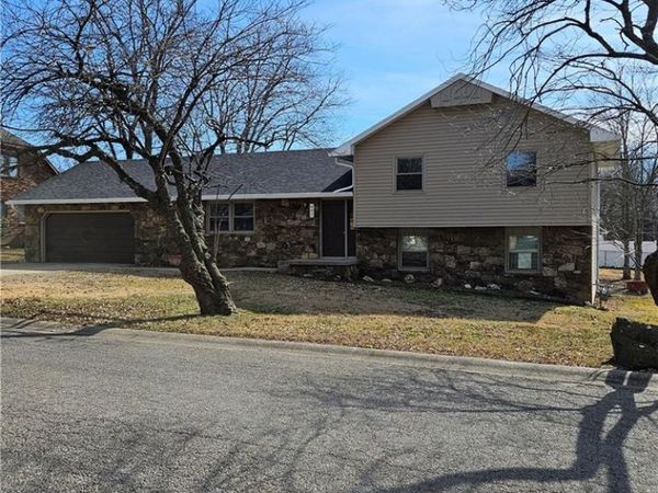 803 Spruce Street, Frontenac, KS 66763
