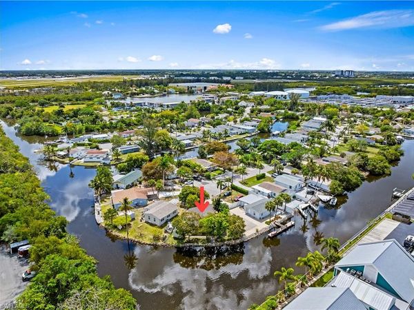 579 13th ST N, NAPLES, FL 34102