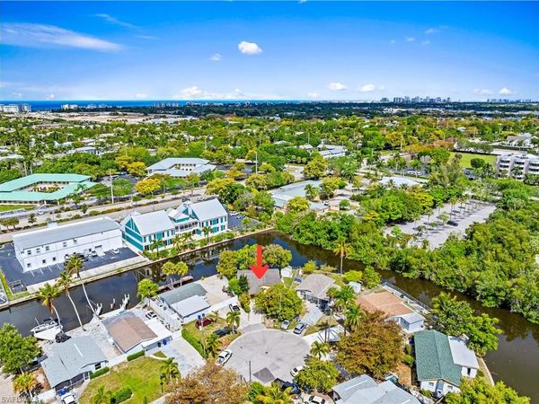 579 13th ST N, NAPLES, FL 34102