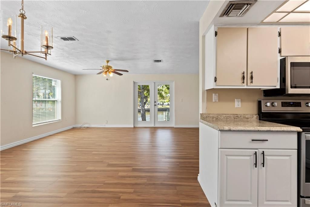 579 13th St N, Naples, FL 34102 Photo