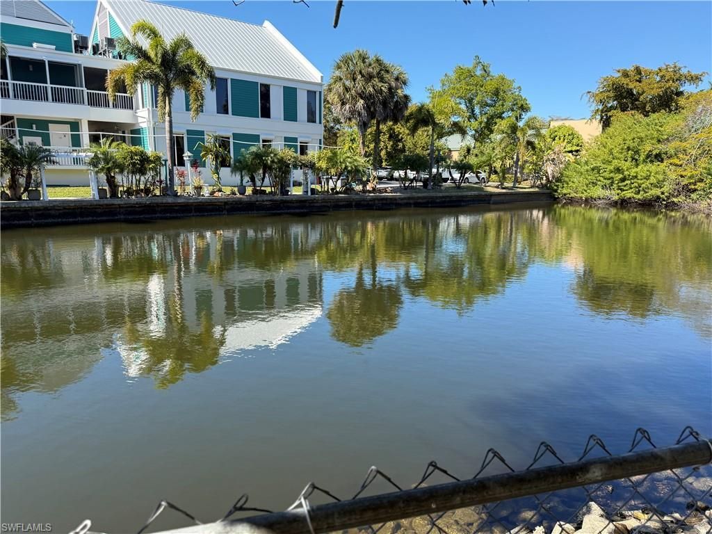 579 13th St N, Naples, FL 34102 Photo