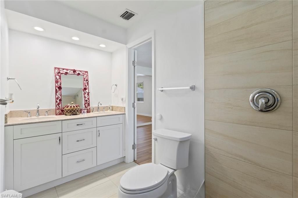 579 13th St N, Naples, FL 34102 Photo