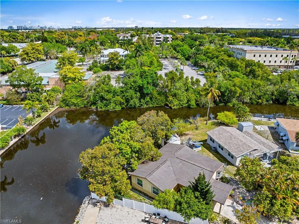 579 13th St N, Naples, FL 34102 Photo