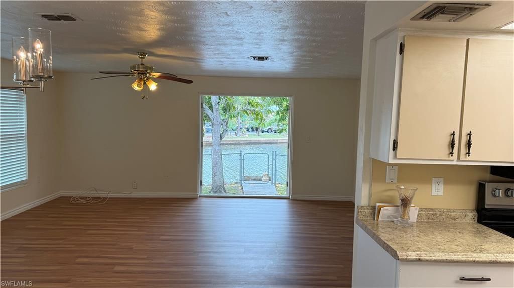 579 13th St N, Naples, FL 34102 Photo