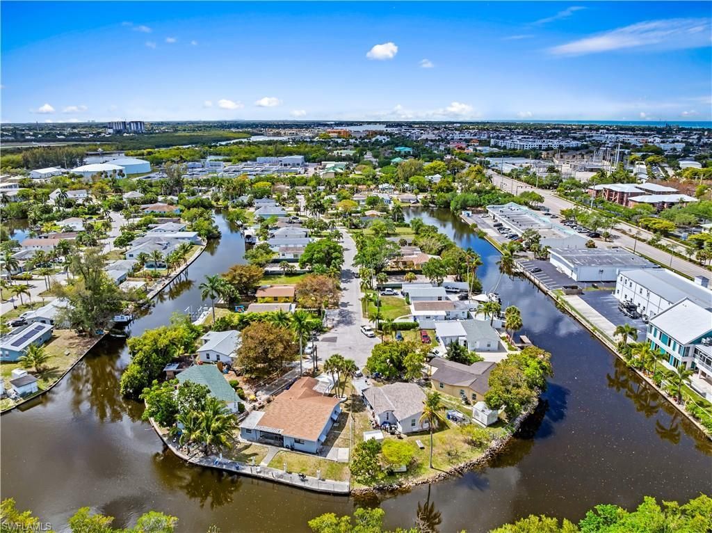 579 13th St N, Naples, FL 34102 Photo