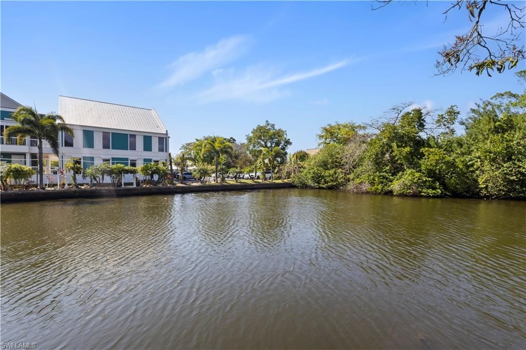 579 13th St N, Naples, FL 34102 Photo