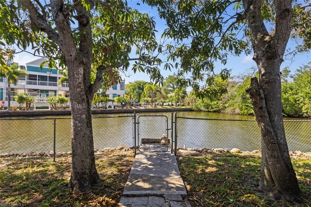 579 13th St N, Naples, FL 34102 Photo