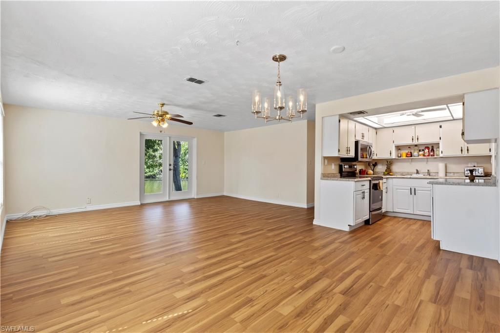 579 13th St N, Naples, FL 34102 Photo