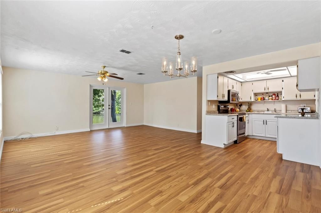 579 13th St N, Naples, FL 34102 Photo