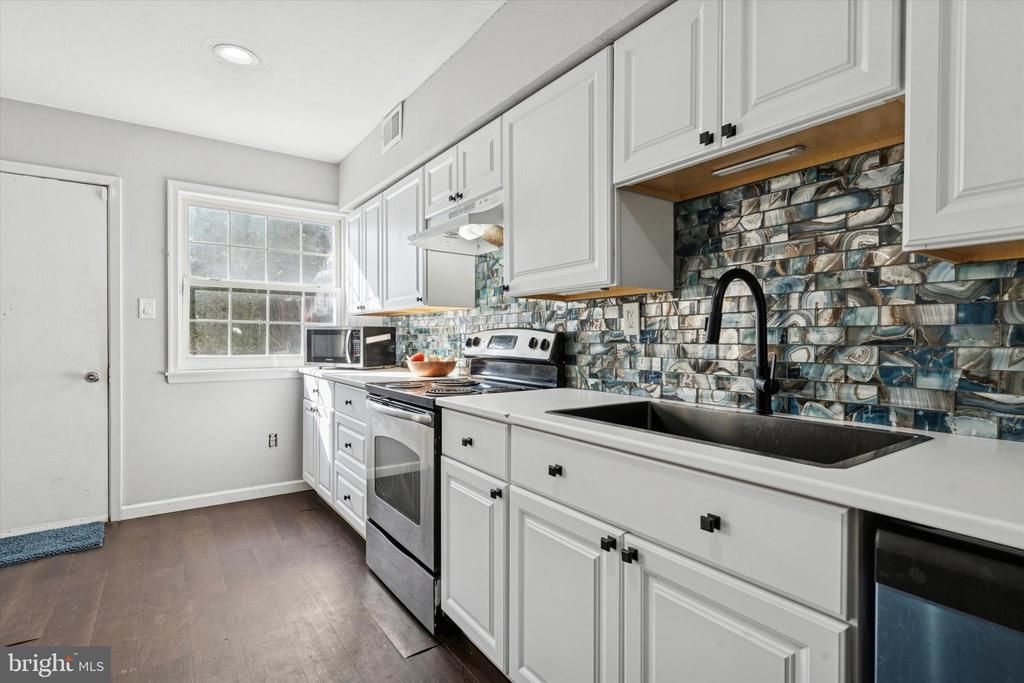 83 Brighton Court, Unit 306, Downingtown, PA 19335 Main Photo