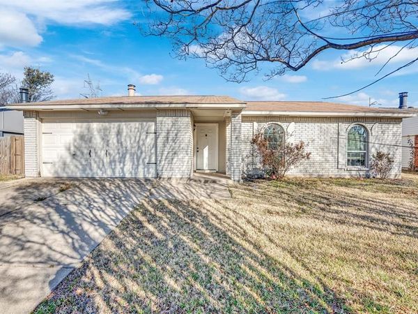 1722 Independence Trail, Grand Prairie, TX 75052