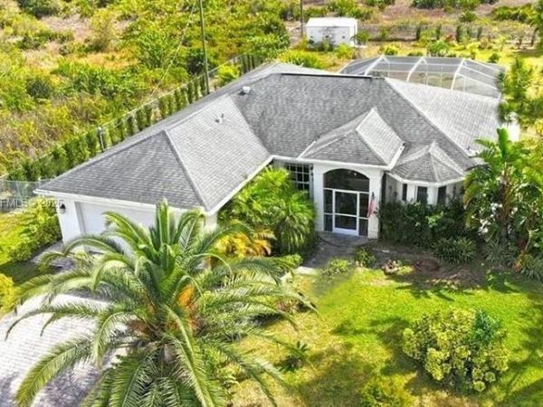 1220 McKinley, Lehigh Acres, FL 33972
